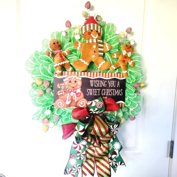 Christmas Gingerbread Cookie Wreath Deco Mesh Bow Gumdrops - Picture 3 of 11